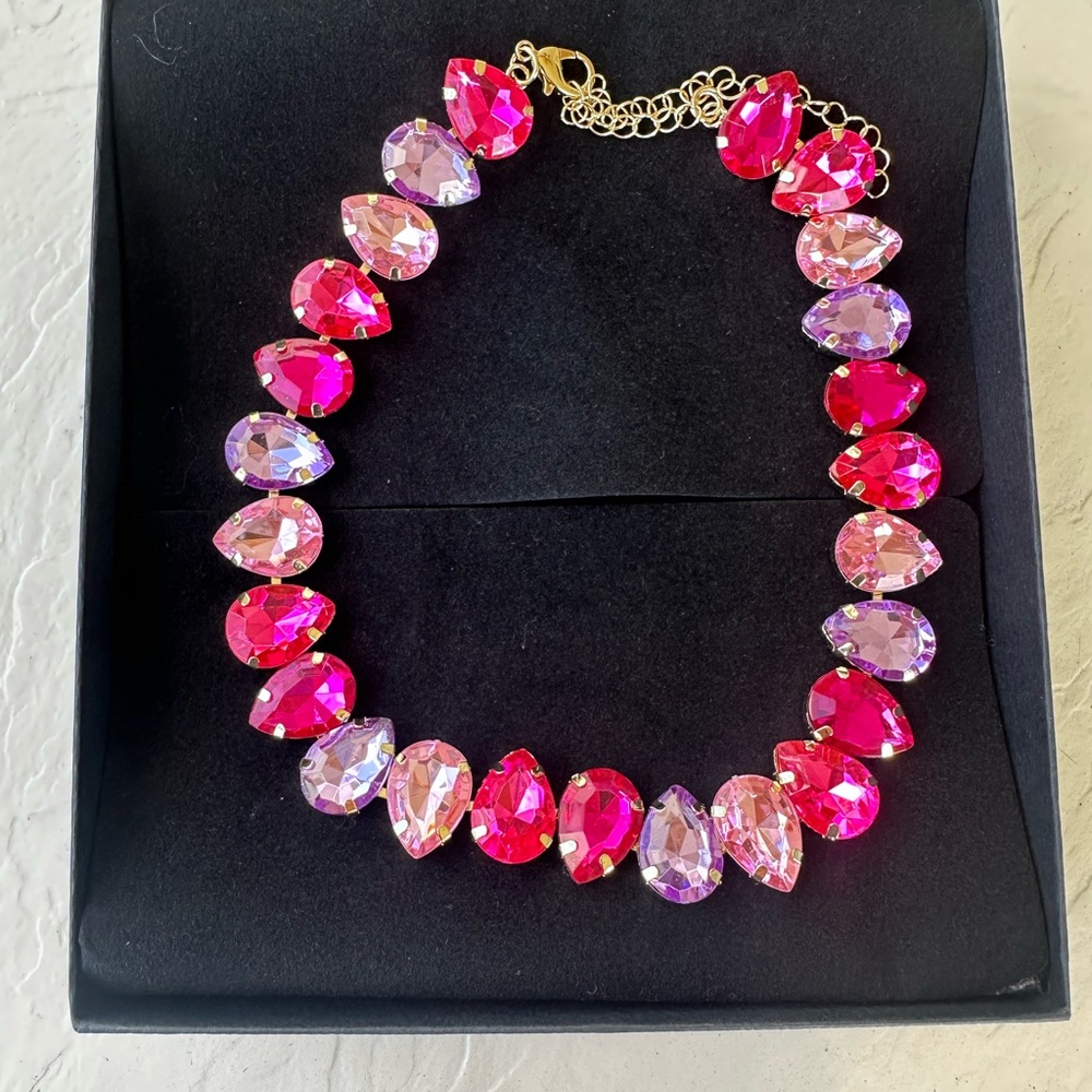 Elegant Pink Tones Teardrop Necklace